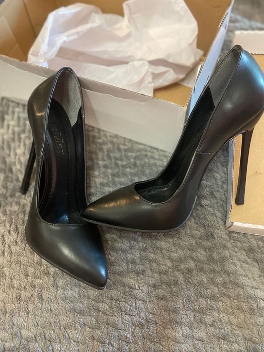 Туфлі , шпилька чорного кольору