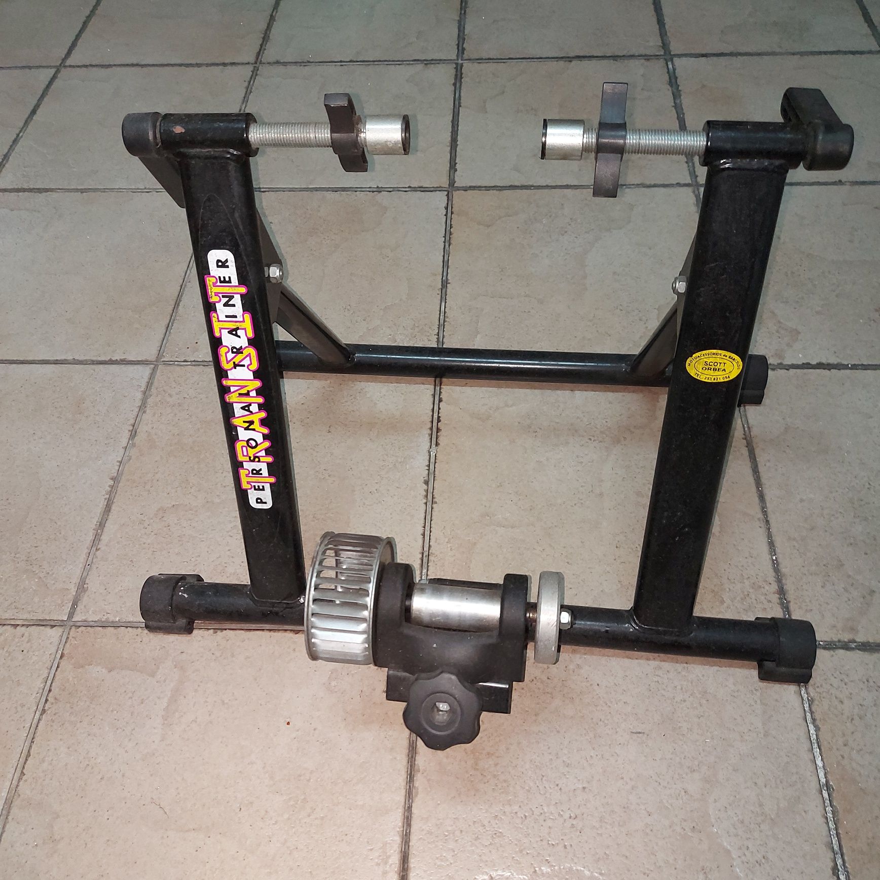 Rolo de treino indoor para bicicleta