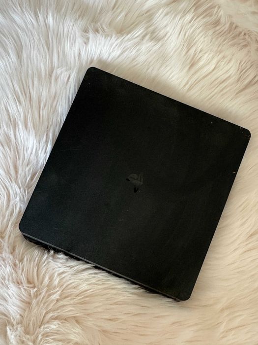 PS4 SLIM com jogo Call of Duty Ops