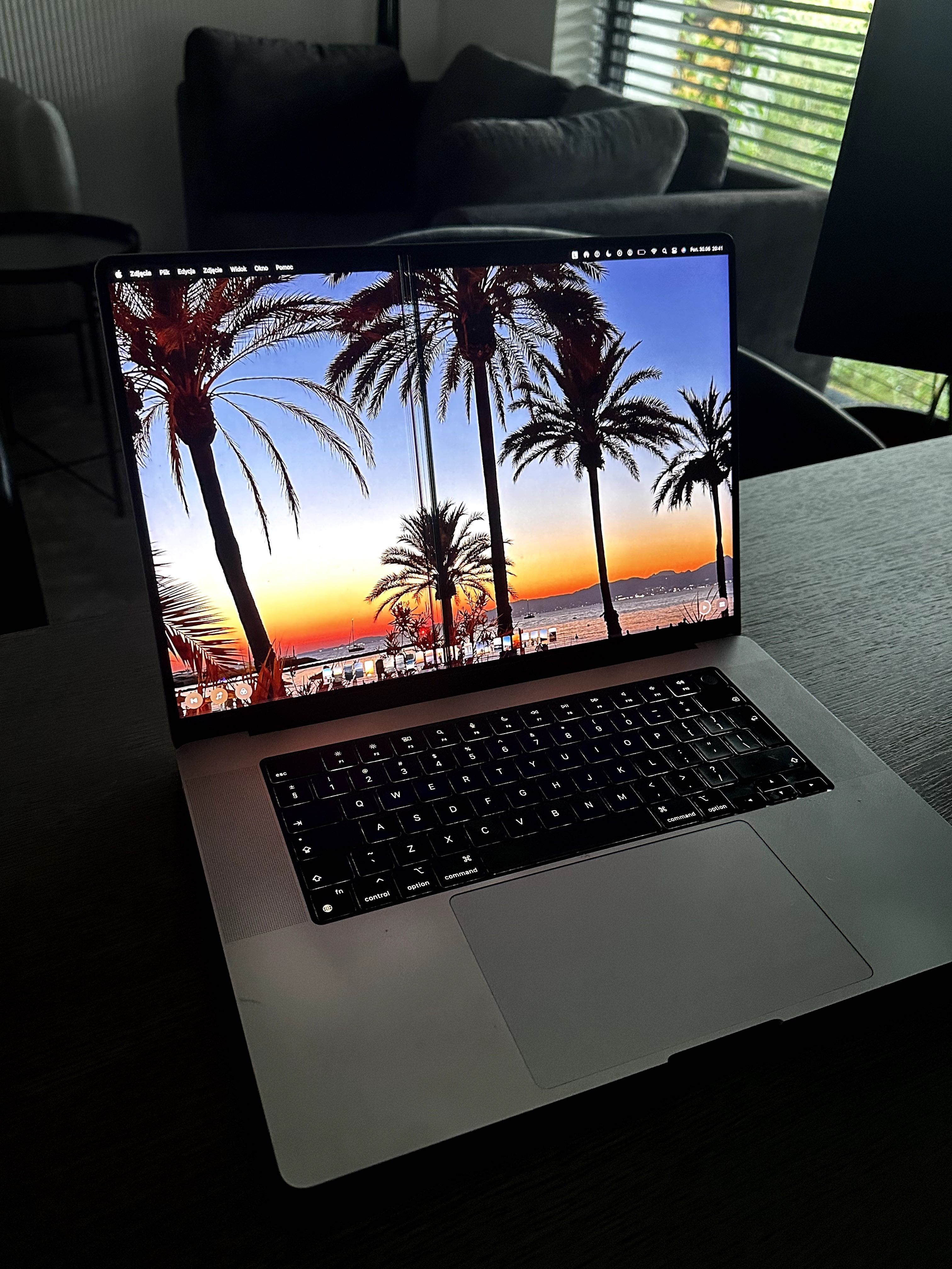 MacBook Pro 16" (2021) M1 Max 32 GB RAM topowy model