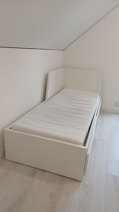 Sprzedam Łóżko FLEKKE 80x200 z dwoma szufladami + 2 materace IKEA