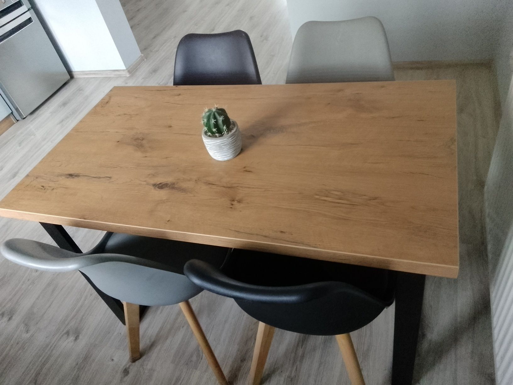 Stół nowy  1.20×65×74