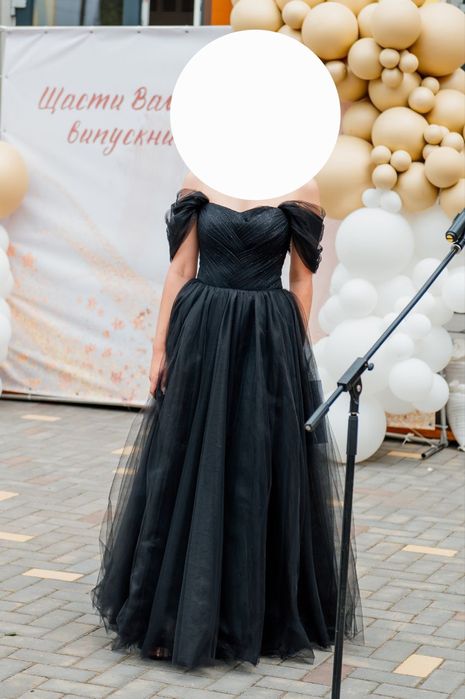 Продам випуску сукню!!