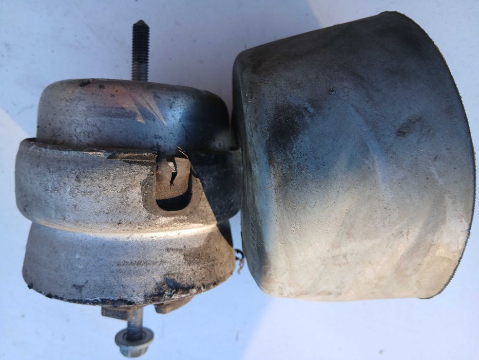 Poduszka silnika A4 B6 2.4 V6 3.0 V6 oryginalna Rybnik