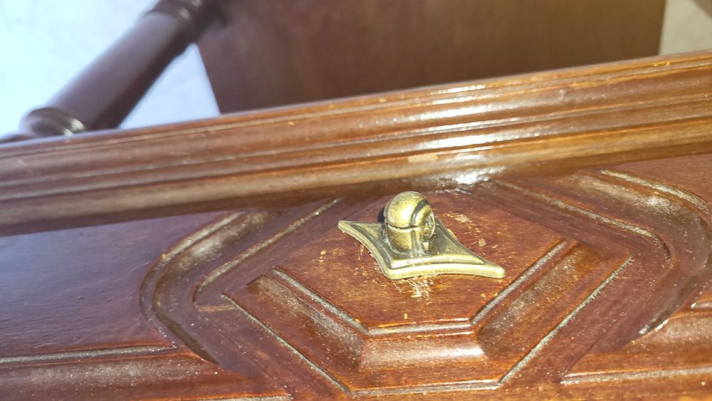 Mesas de cabeceira en madeira