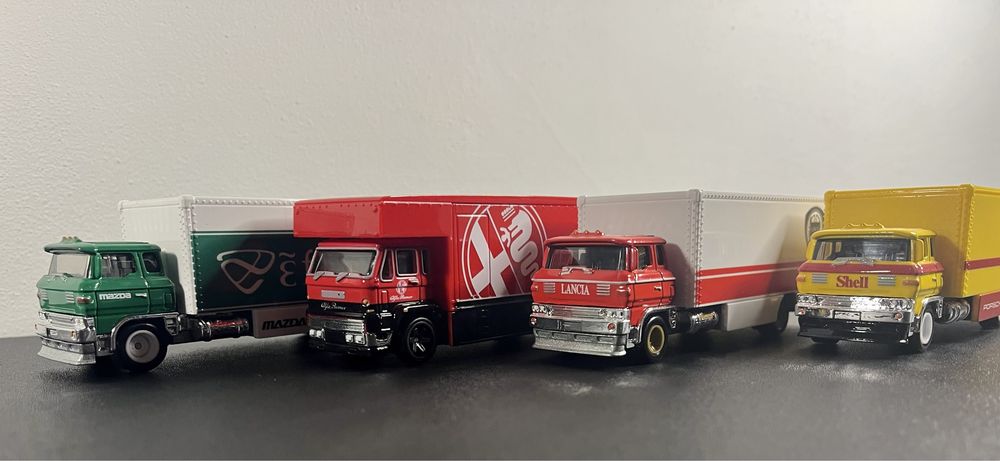 Модель Hot Wheels Premium Truck