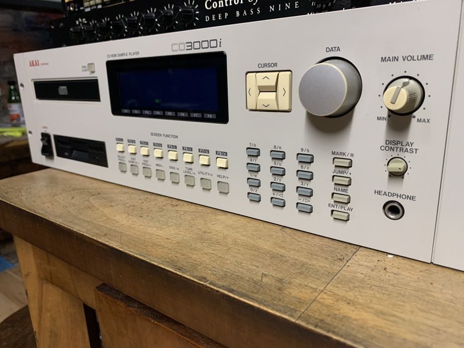 Akai CD-3000i  Sampler