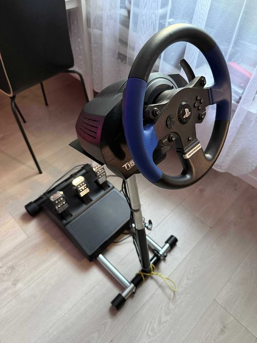 Thrustmaster 150RS pro + wheel stand pro deluxe v2