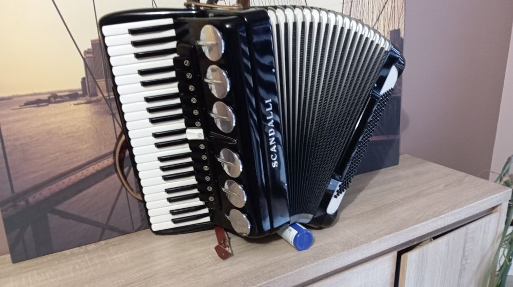 Włoski akordeon Scandalli