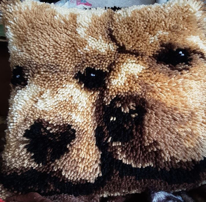 Невеликі коврики ручної роботи