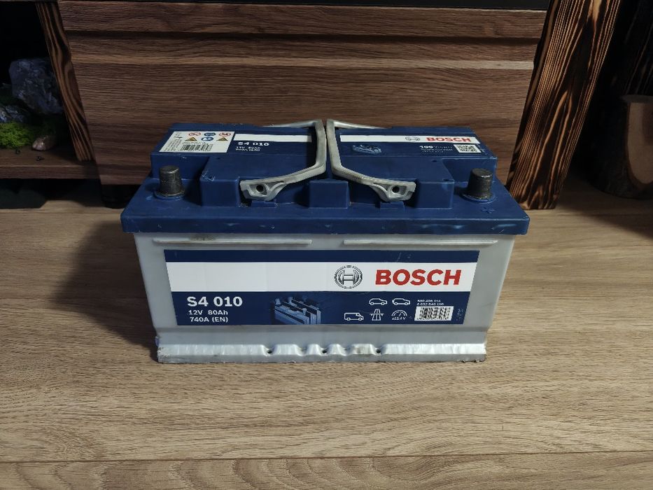 Akumulator BOSCH S4 010/ 12V 80Ah. 740A(EN)