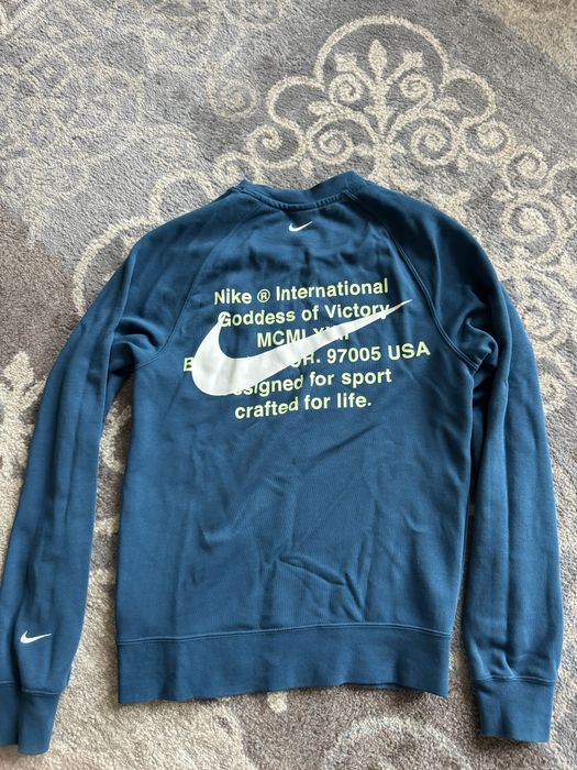 Продам свитер найк