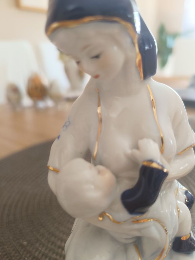 Sprzedam figurkę  porcelanową