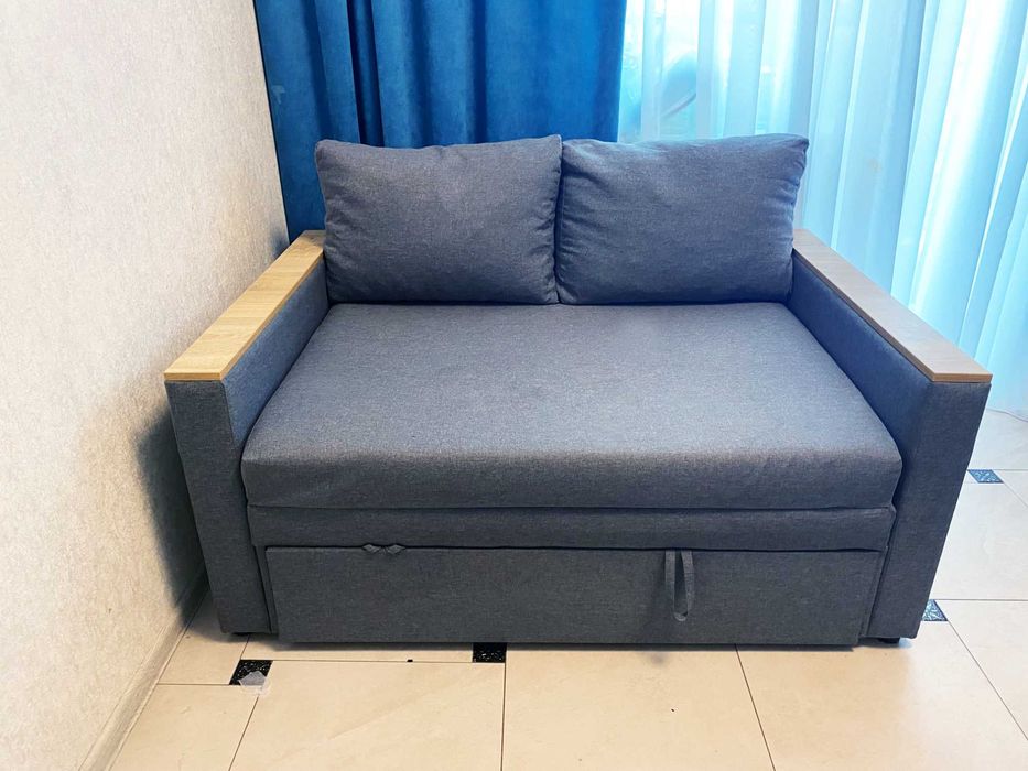 Продам диван-крісло Якісний Сірий, 142×101 см, в Гарному стані