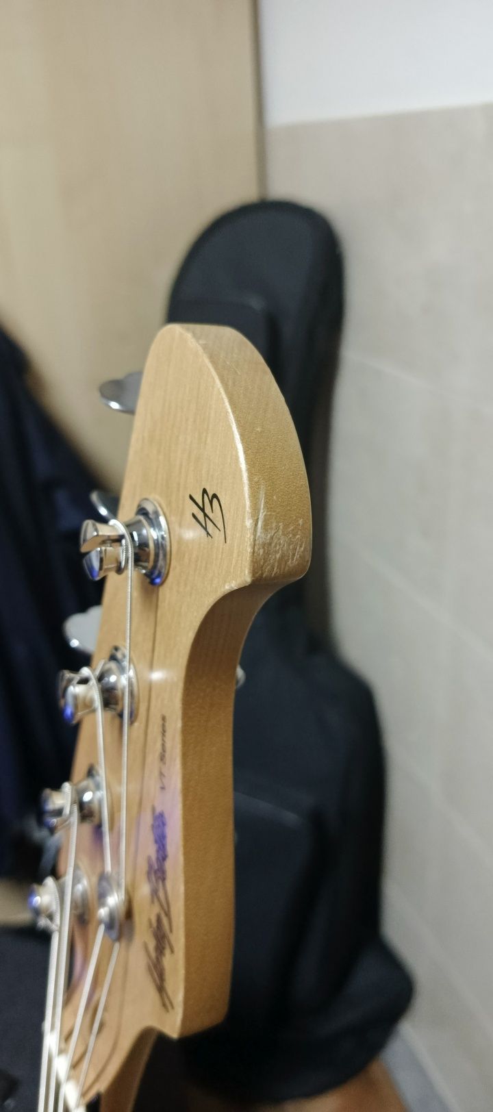 zestaw gitara basowa i wzmacniacz Harley Benton