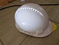 Nowy kask budowlany