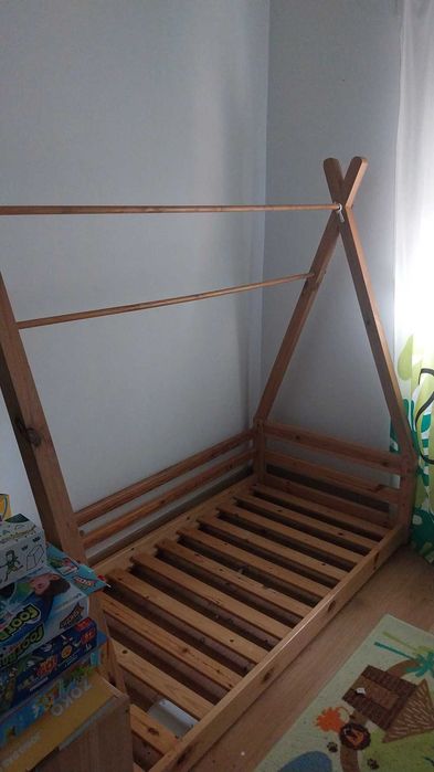 Cama infantil tipo casinha