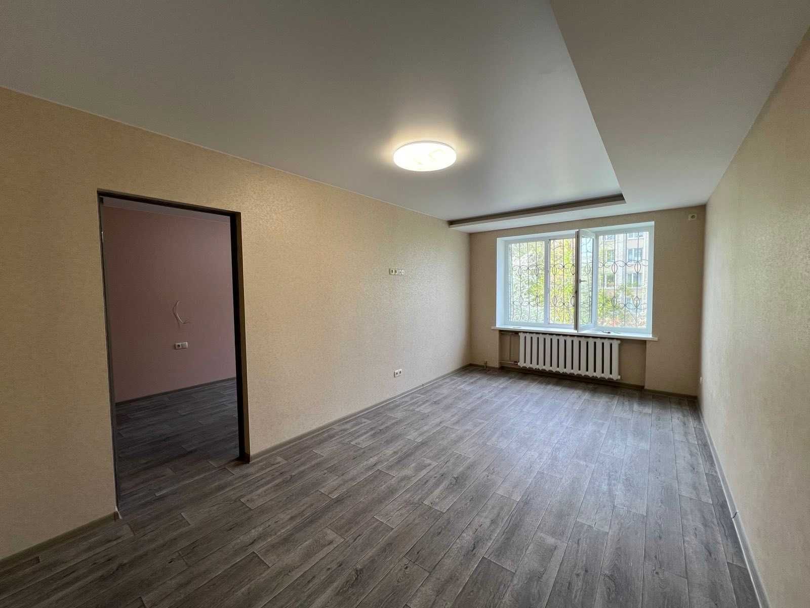 Продаю 3 кімнатну квартиру з ремонтом цегляний будинок