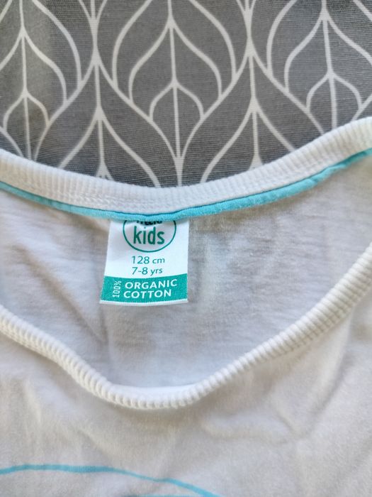 Koszulka na lato na grubych ramiączkach