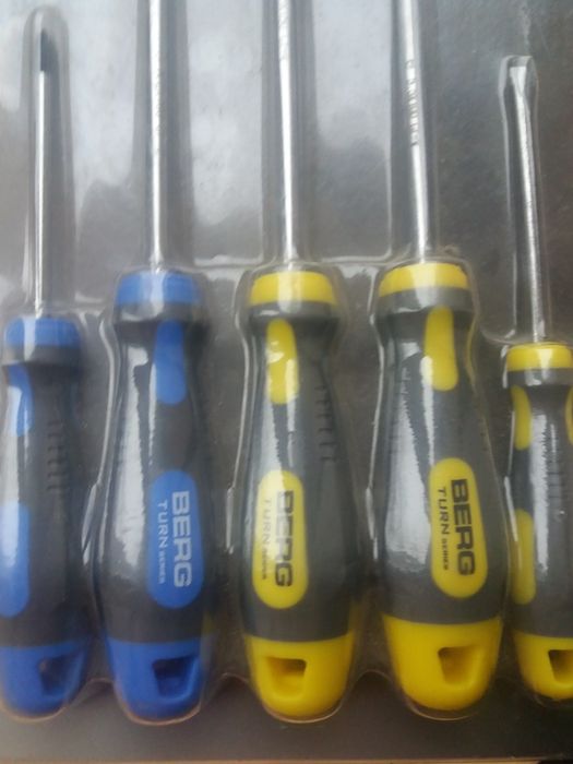 набор отверток новый