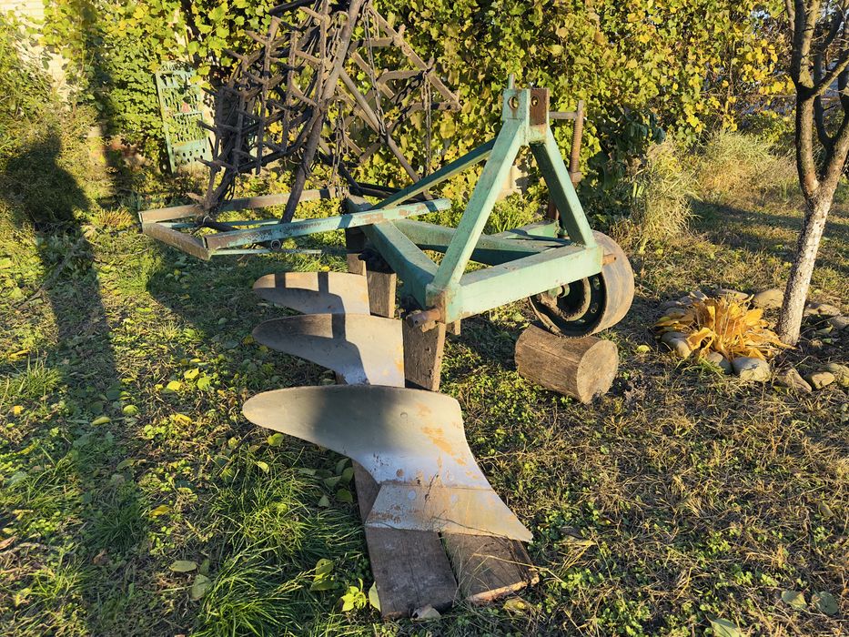 Плуг Борони Плужок Три Корпуса