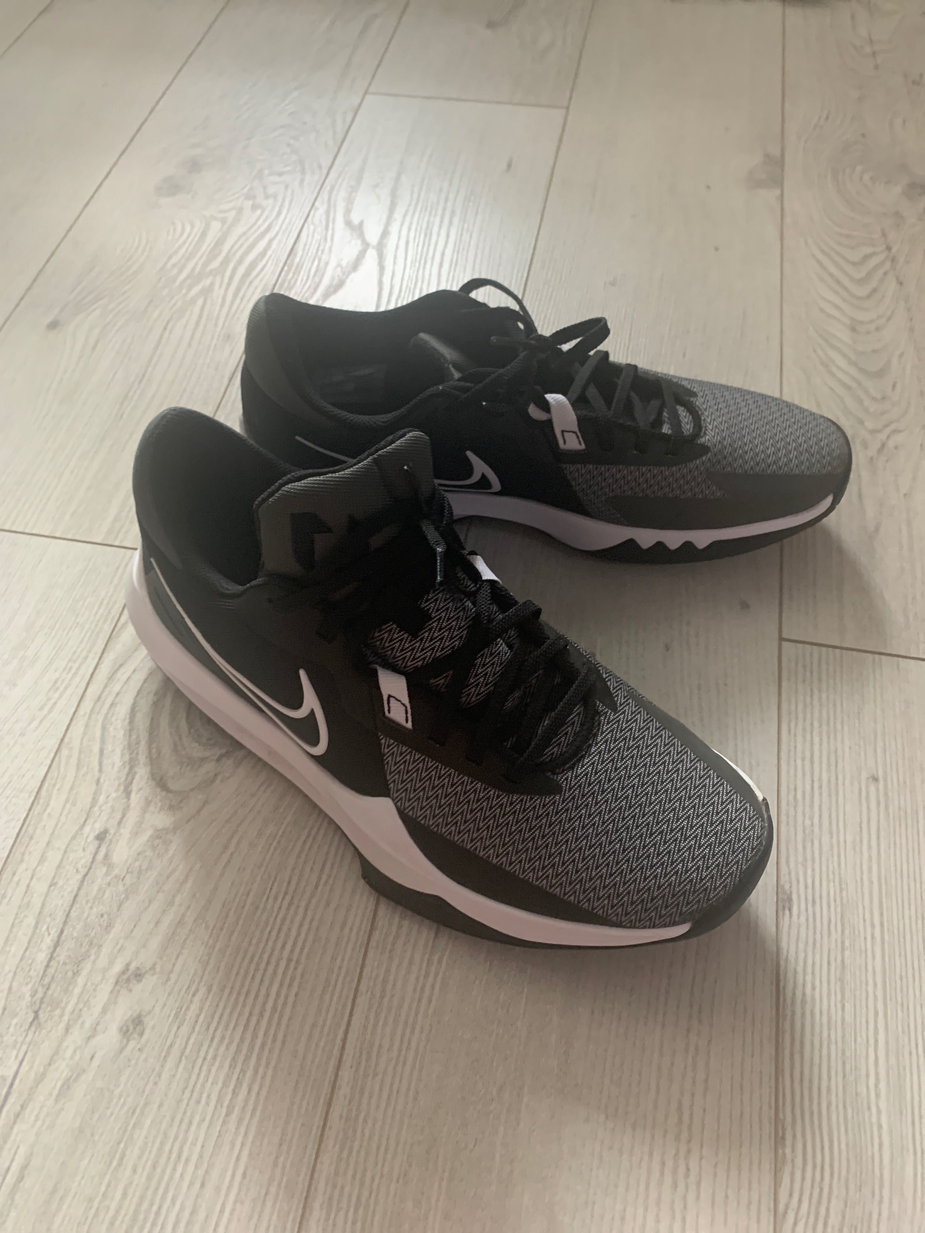 Nike взуття кросівки чоловічі