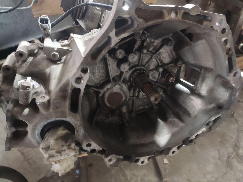 Механическа коробка 5ст. на toyota Corolla 150