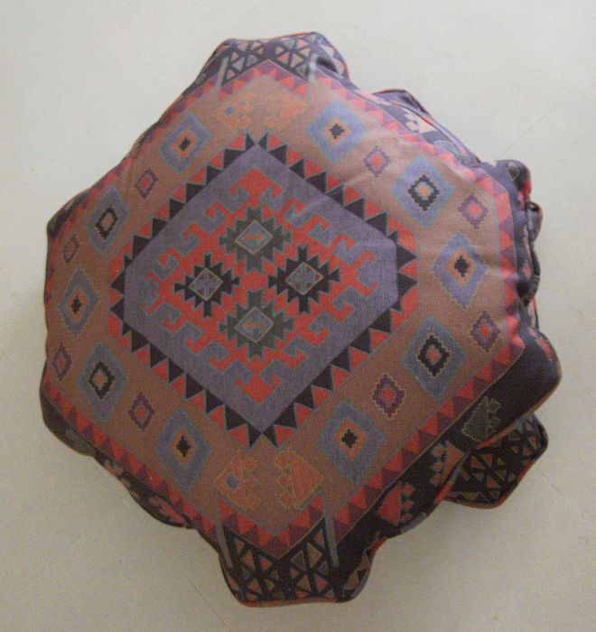 NOVA e CONFORTÁVEL Almofada decorativa c/ enchimento 57 x 61 x 15 cm