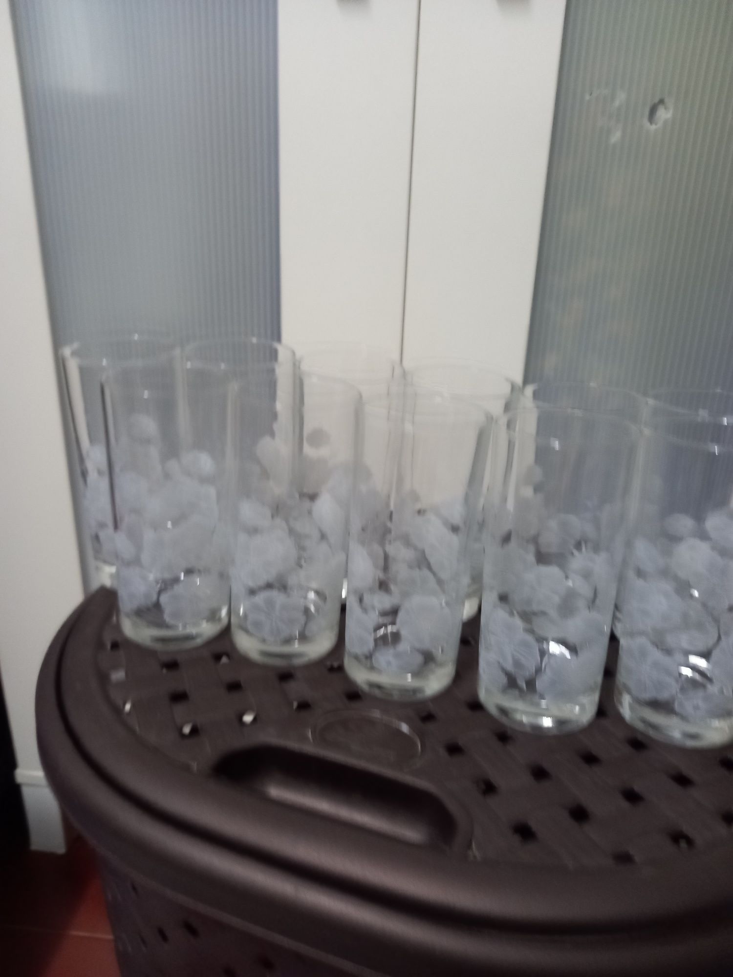 Copos de vidro em 2 tamanhos