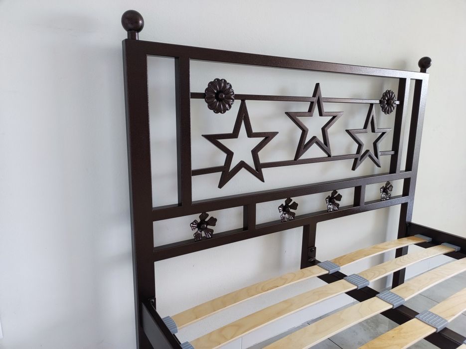 Łóżko metalowe dziecięce dla dziewczynki 120x200.