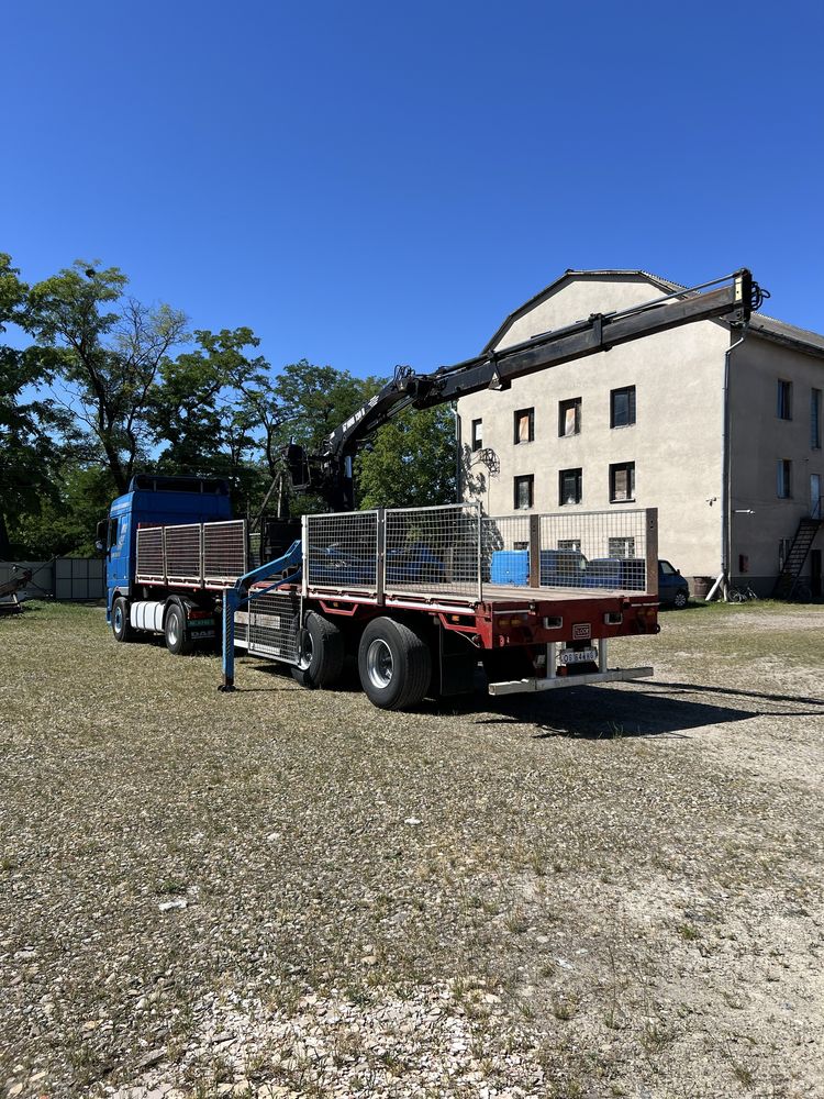 Напівпричіп Floor з краном маніпулятором Hiab 130