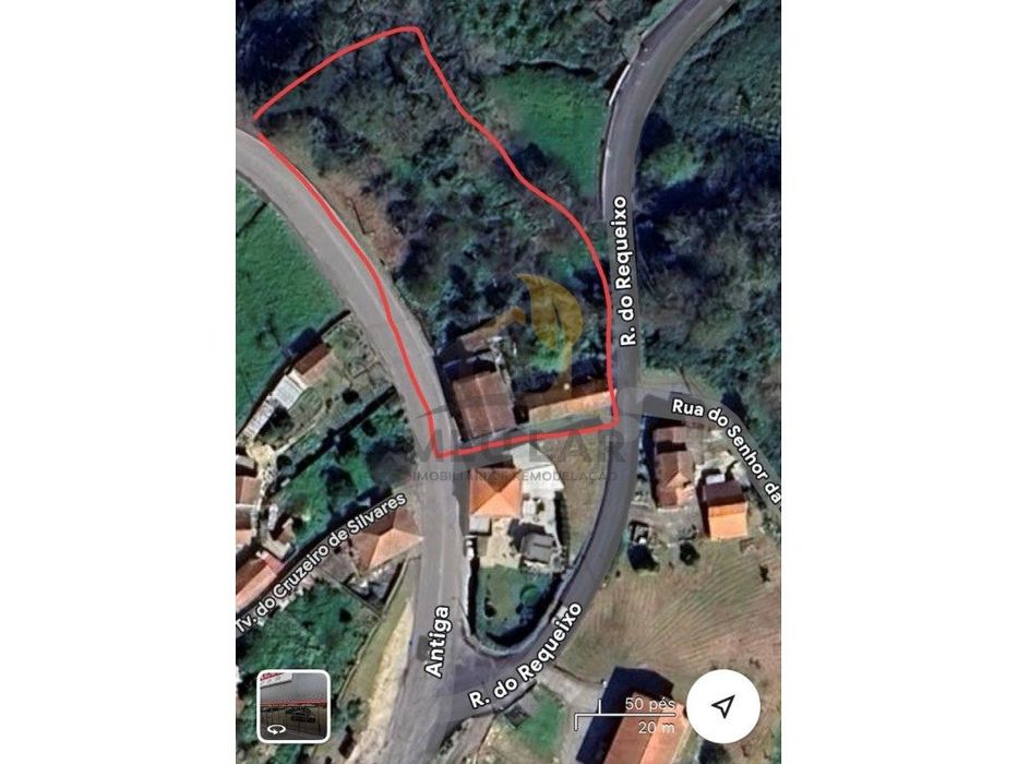 Terreno com casa e anexo