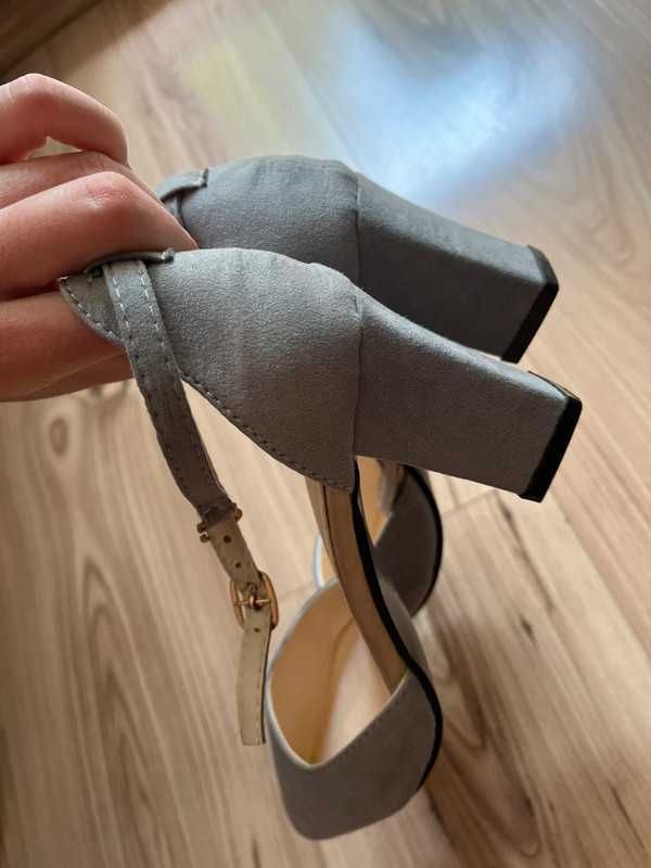Buty szare czółenka na klocku słupku szpic wesele komunia chrzciny