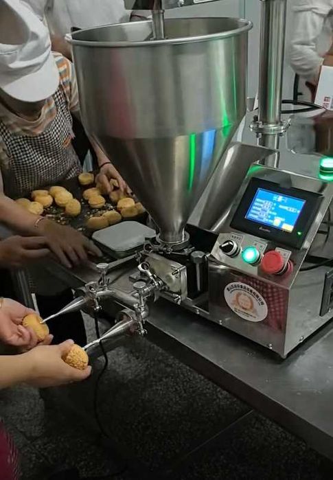 depozytor do ciasta ,automat do nadziewania pączków , drożdżówek , itp