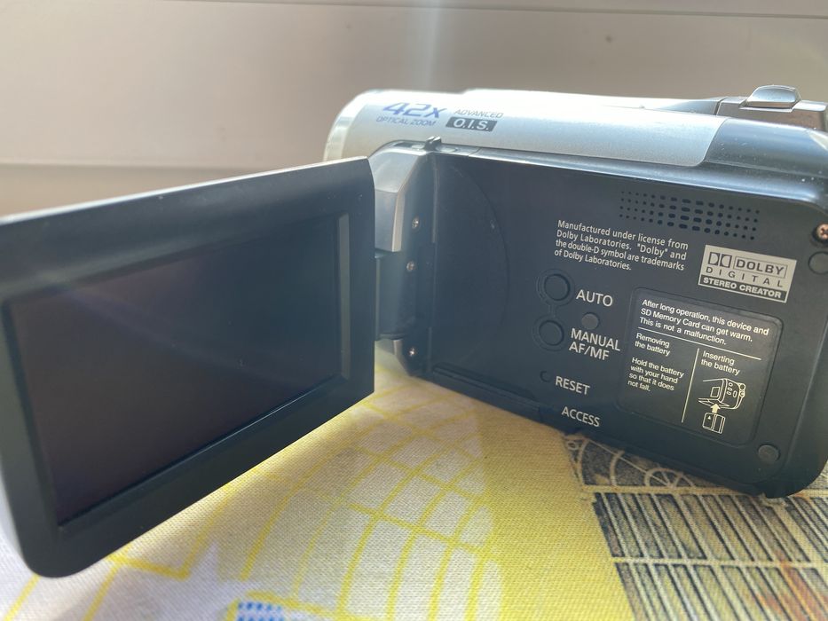 Продам видеокамеру «Panasonic SDR- H40