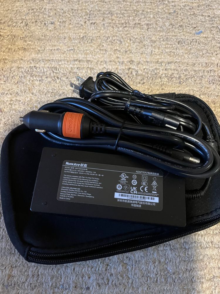 Зарядна станція Jackery Explorer 300 W США