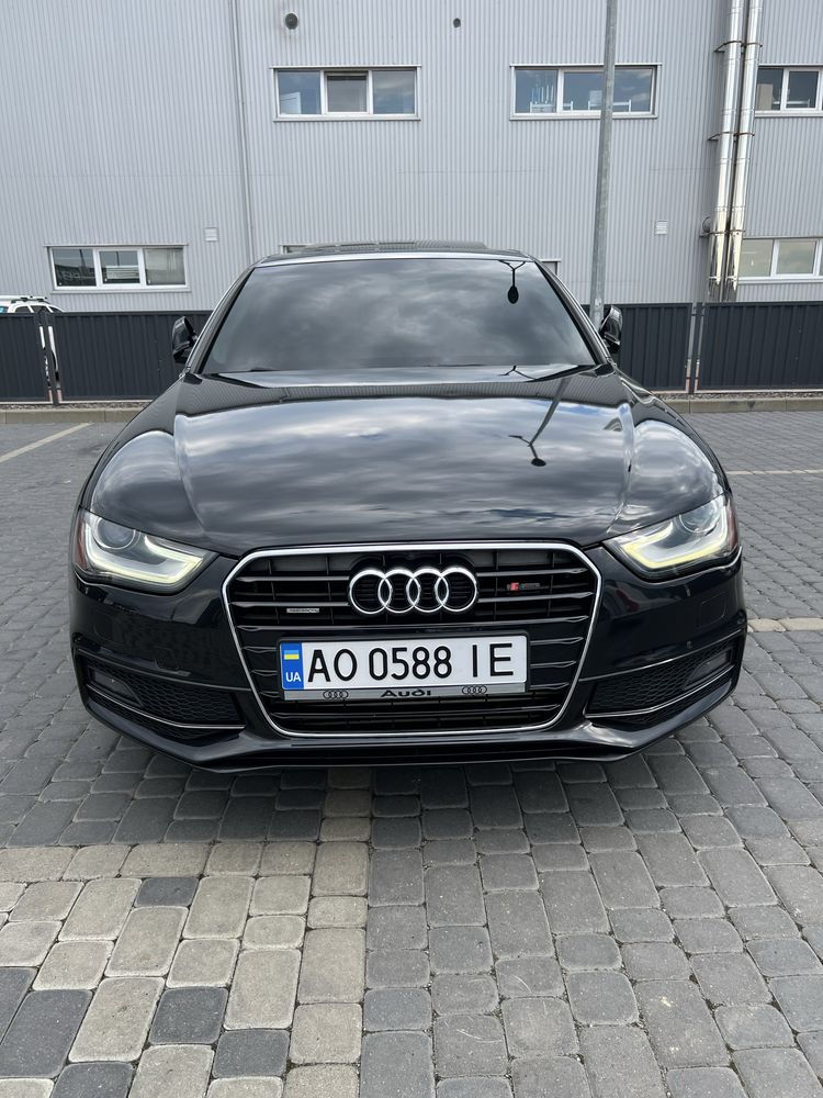 Продається Ауді А4B8 S-Line 2014 року
