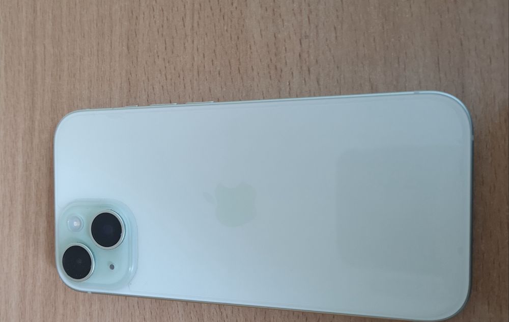 IPhone 15 128 gb zielony uzywany jak nowy