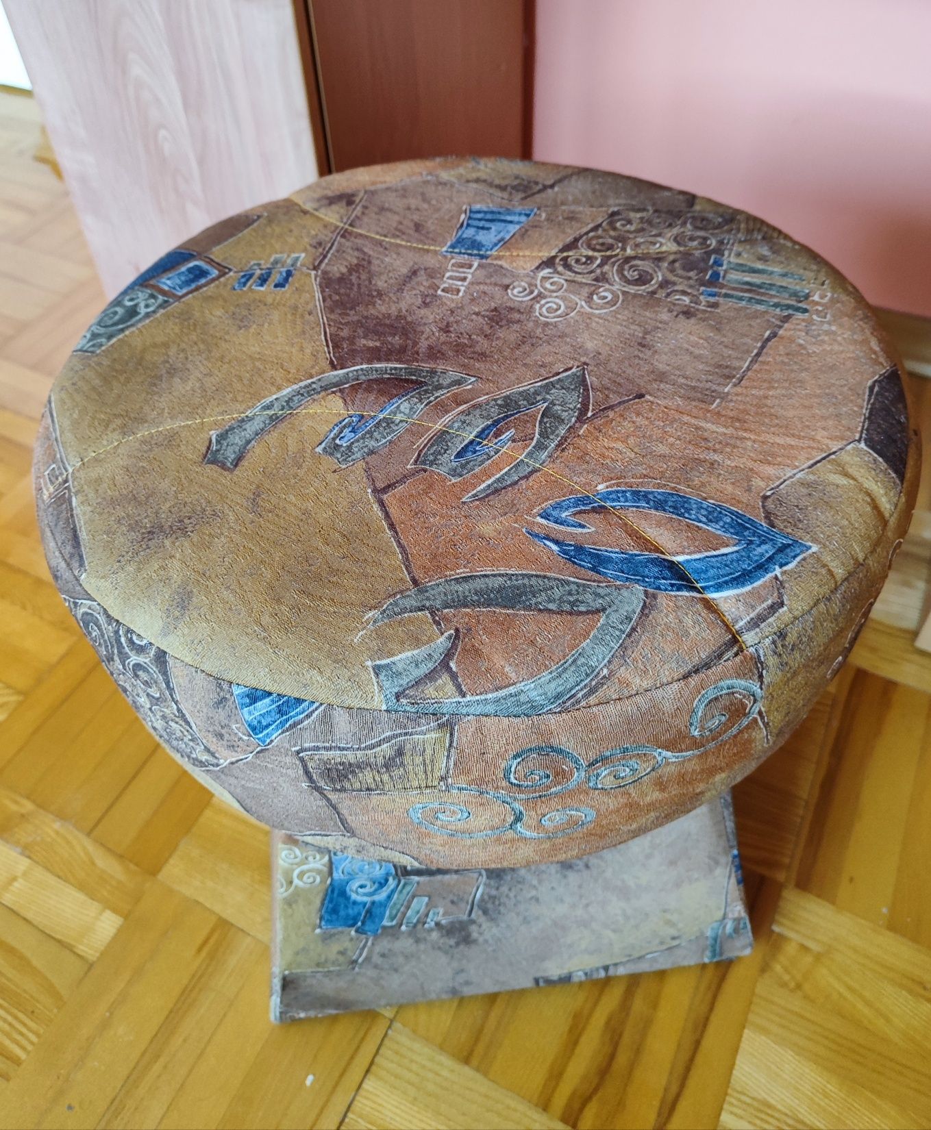 Toaletka z lustrem + pufa