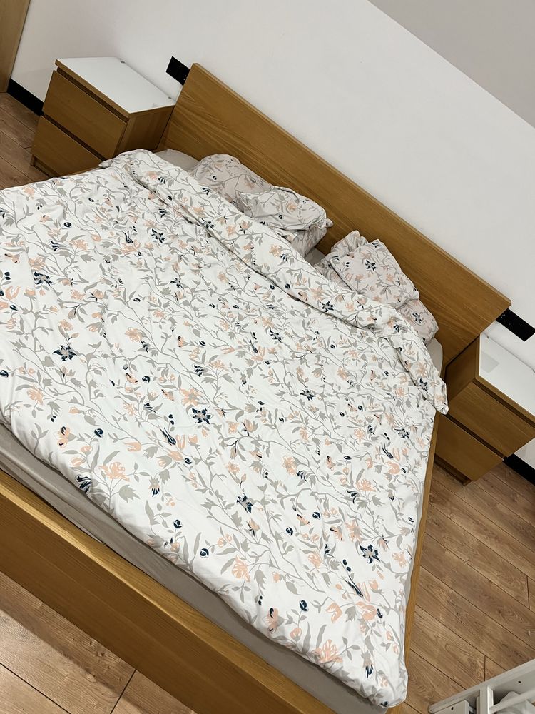 IKEA zestaw malm łóżko 180x200 + materac  + toaletka + 2 stoliki nocne