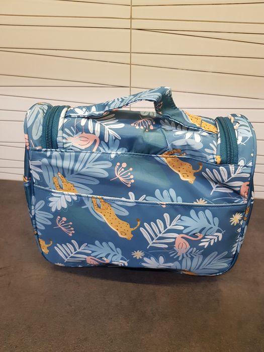 Kosmetyczka podróżna z haczykiem