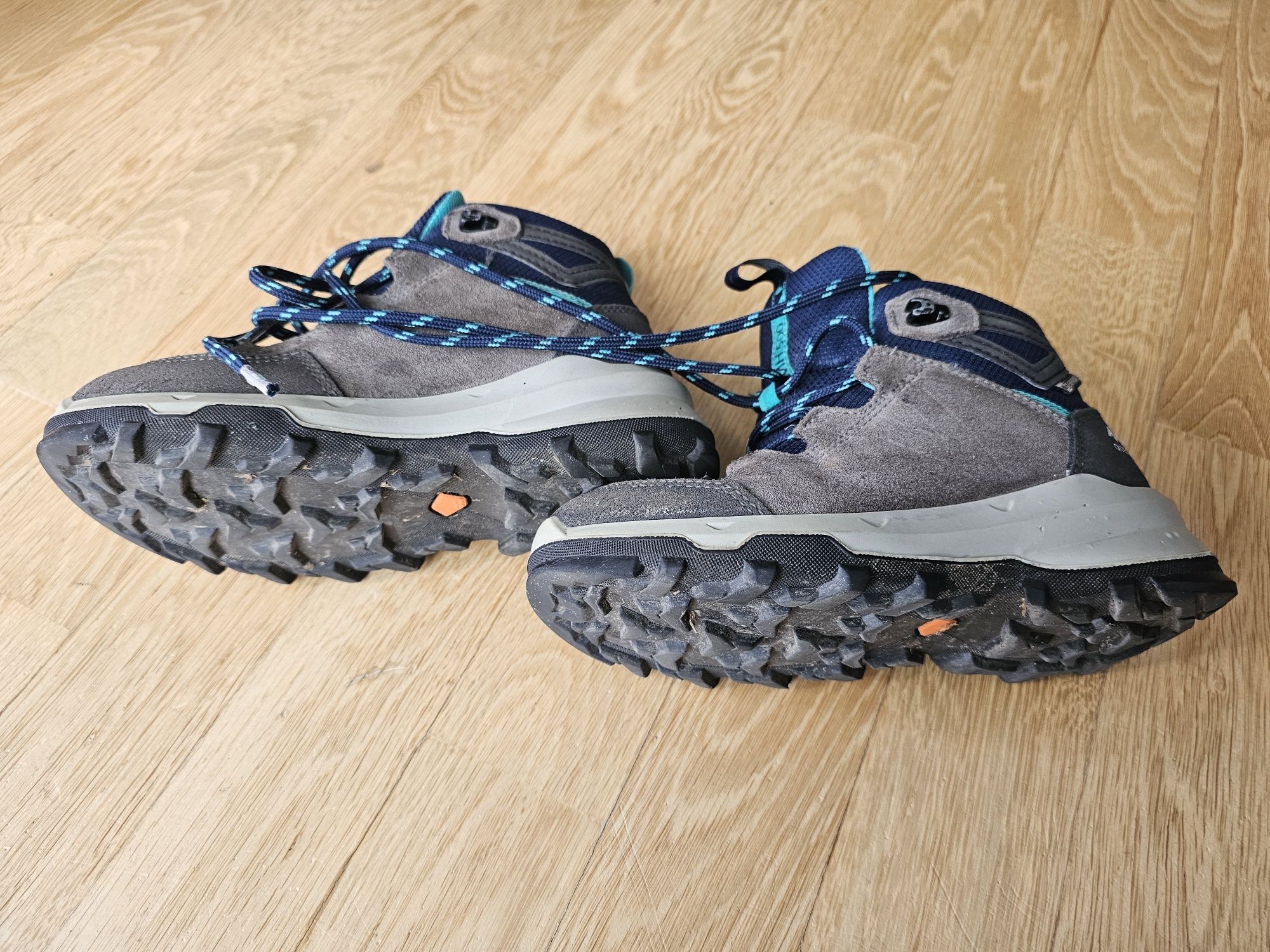 Buty turystyczne górskie dziecięce Quechua r. 32