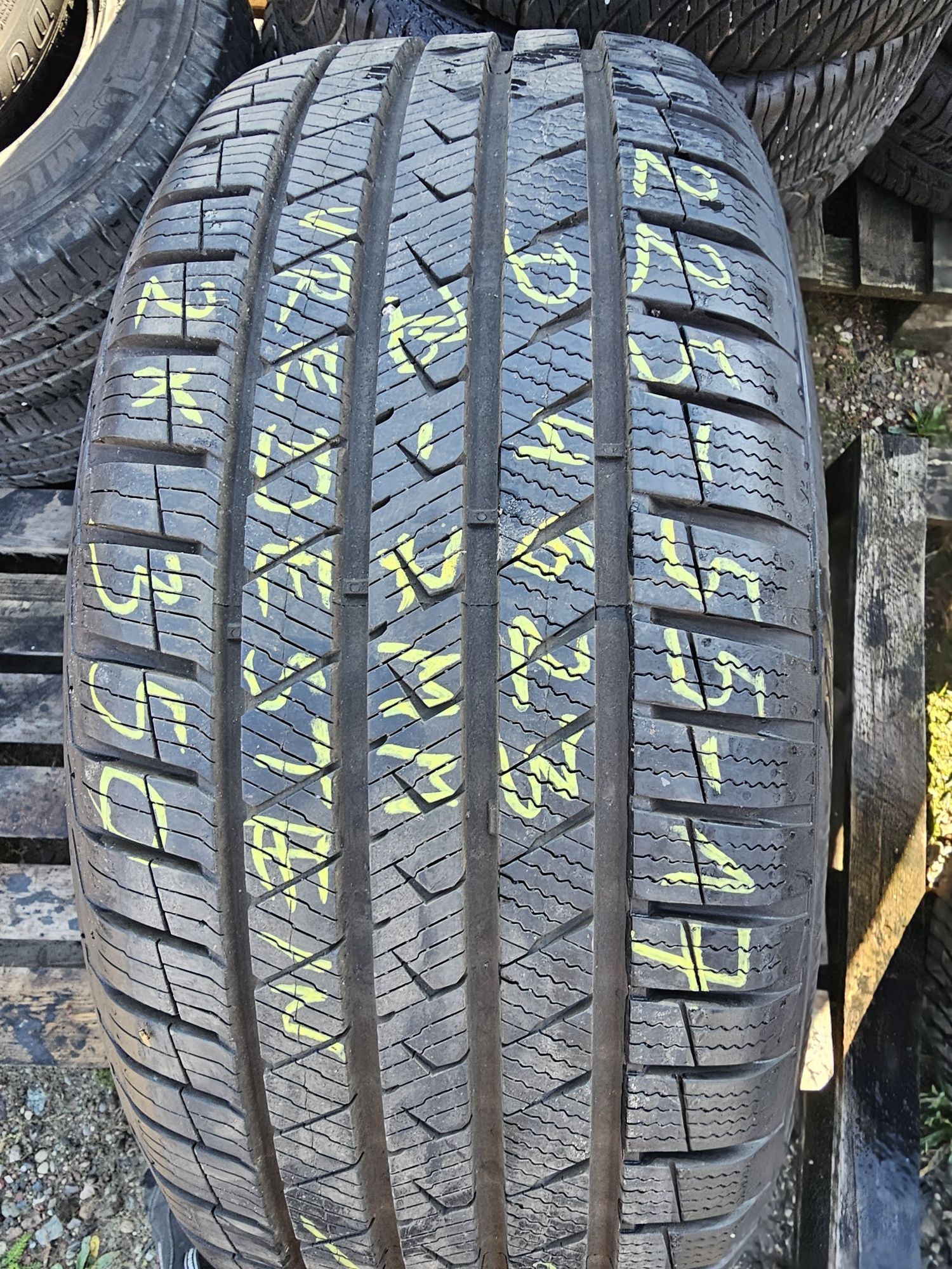 225/55R17 101W Vredestein Quatro Pro +/2×
