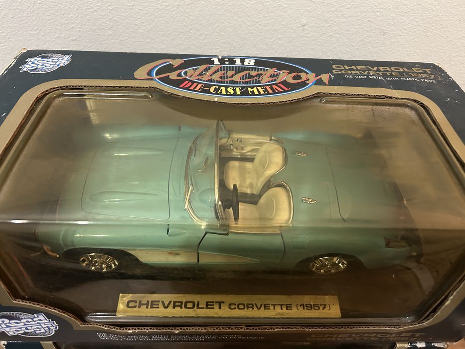 Die-Cast - Carros e Mota de Coleção, escala 1/18 e 1/10