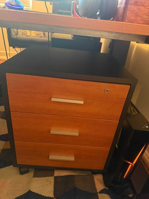 Secretária modelo Oris da Moviflor - 2 unidades disponiveis