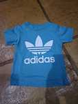 T-shirt adidas 12 meses