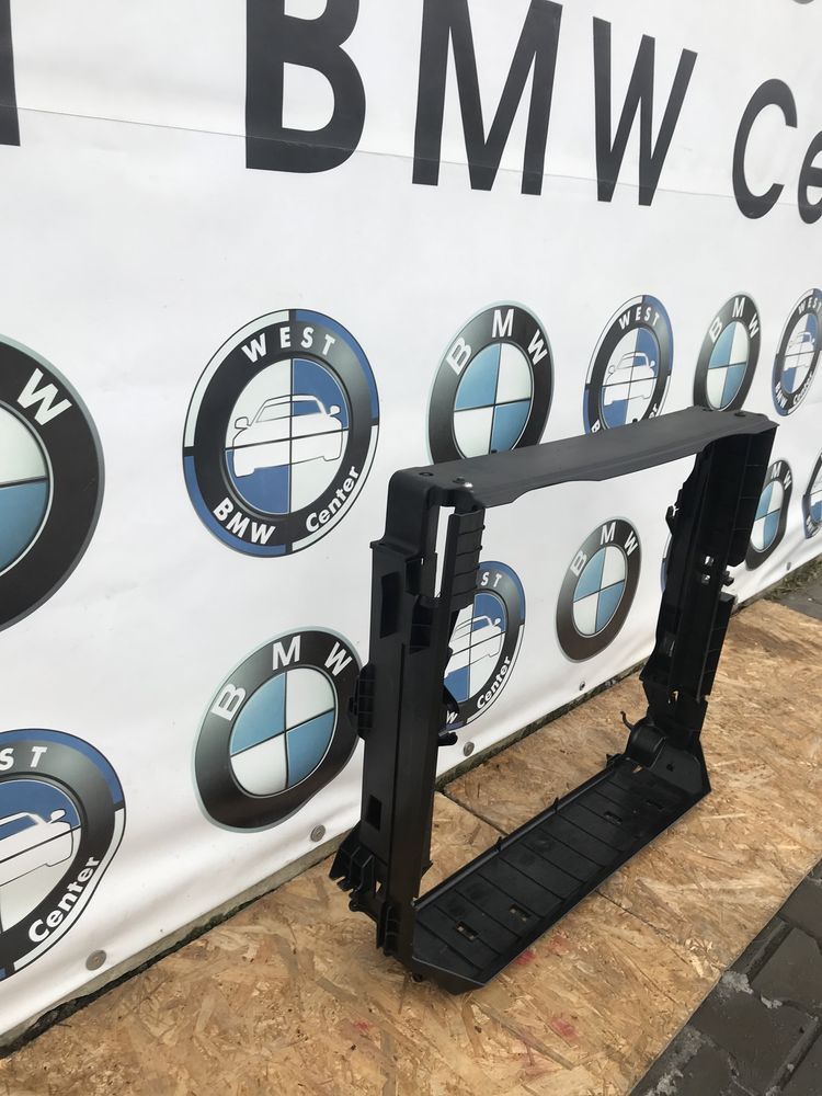 Рамка радиаторив телевизор BMW X5 e70 установочна панель кріплення рад