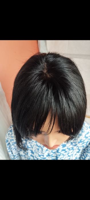 Продам парик 100%натуральный волос Каре пробор на сетке с челкой