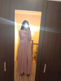 Różową długa sukienka