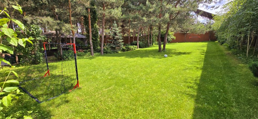 Оренда будинку подобово.  Бассейн, чан с подогревом,баня,лес. 55 соток
